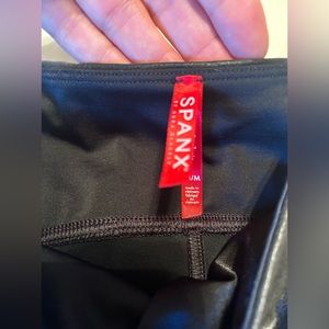 NWOT- SPANX - Women's Faux Leather leggings- never worn